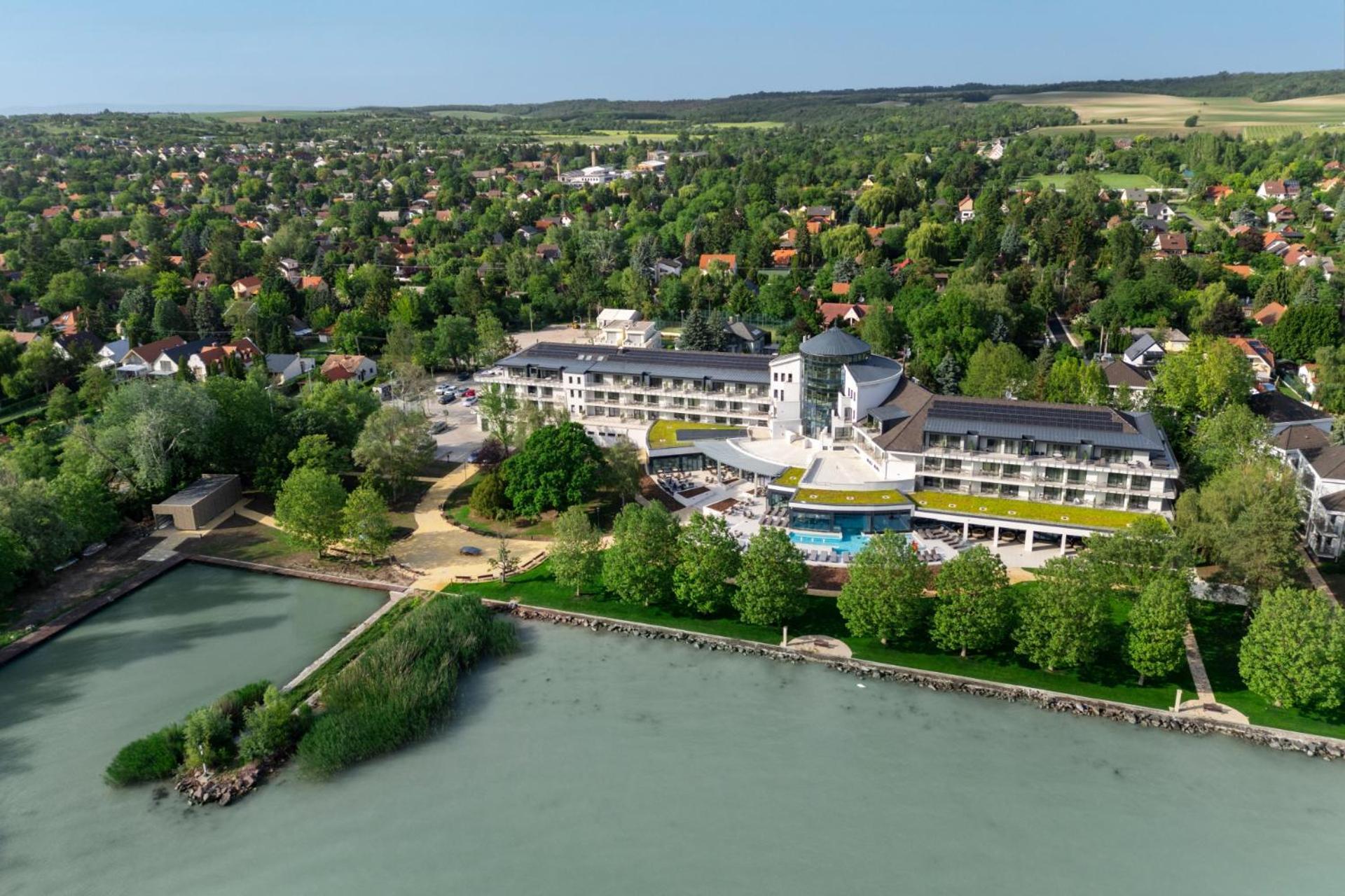 Kenese Bay Garden Resort & Conference バラトンケネシェ エクステリア 写真
