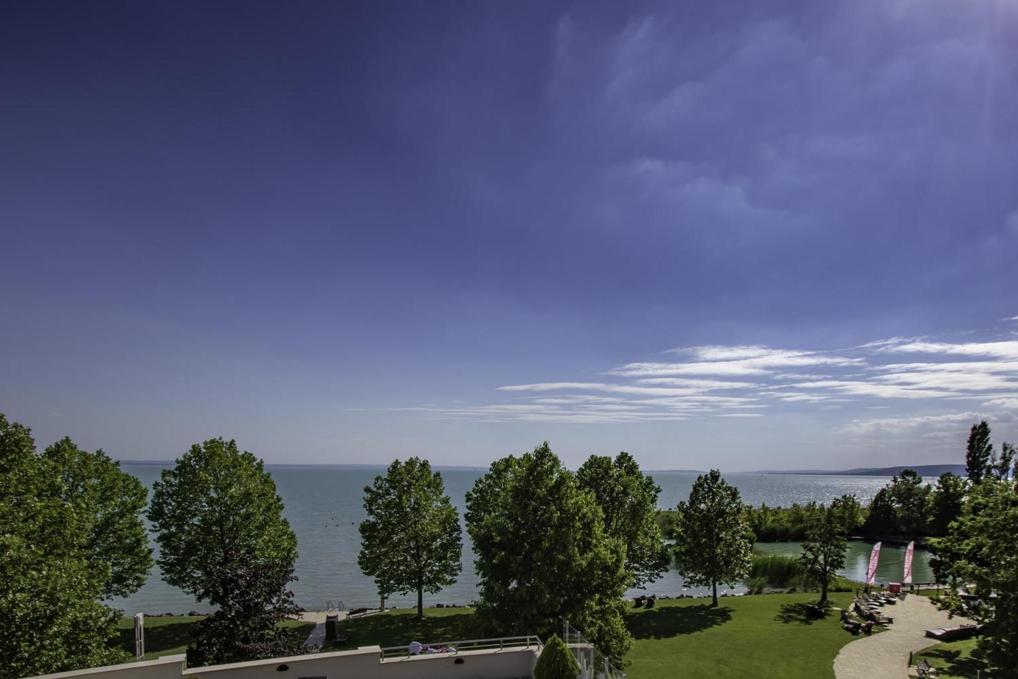 Kenese Bay Garden Resort & Conference バラトンケネシェ エクステリア 写真