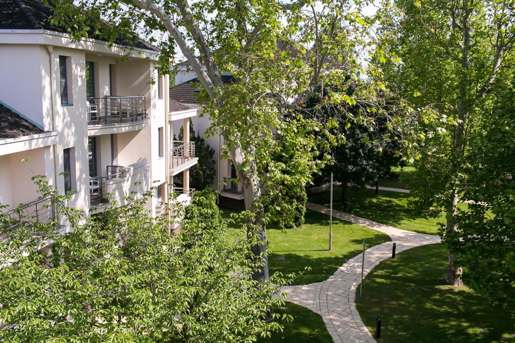 Kenese Bay Garden Resort & Conference バラトンケネシェ エクステリア 写真